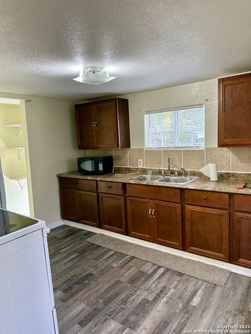 1819 Madrid St, San Antonio, TX 78237