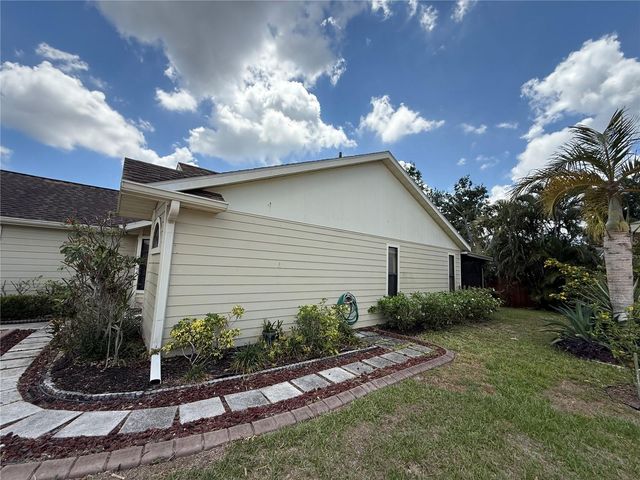 5025 82ND WAY E, Sarasota, FL 34243