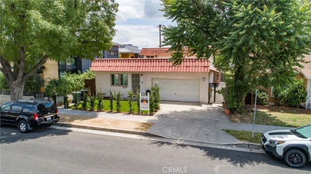 924 W Clark, Burbank, CA 91506