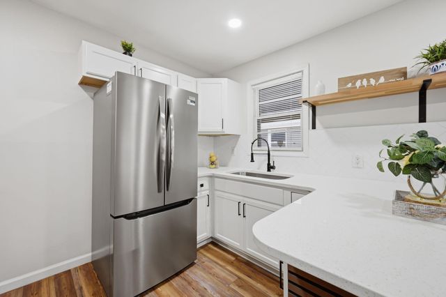549-551 S Glendale Ave, Wichita, KS 67218