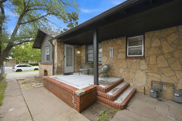 549-551 S Glendale Ave, Wichita, KS 67218