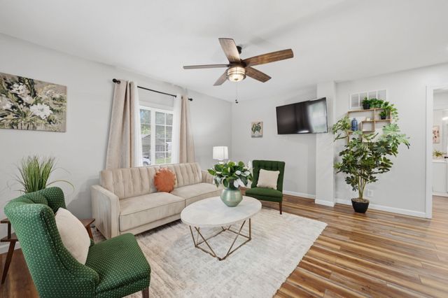 549-551 S Glendale Ave, Wichita, KS 67218