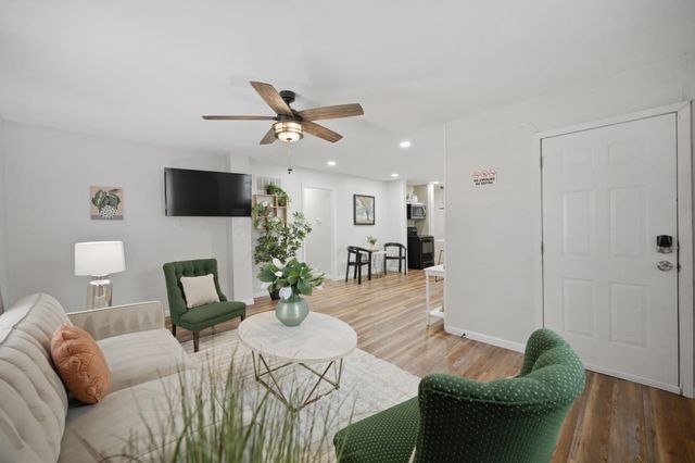549-551 S Glendale Ave, Wichita, KS 67218