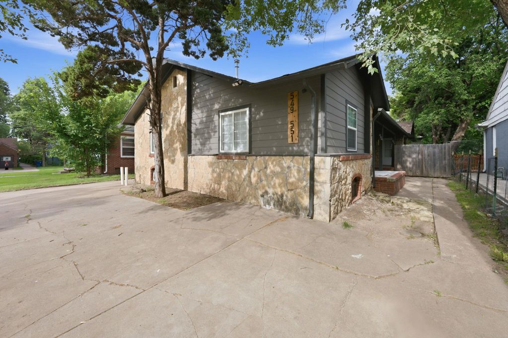549-551 S Glendale Ave, Wichita, KS 67218