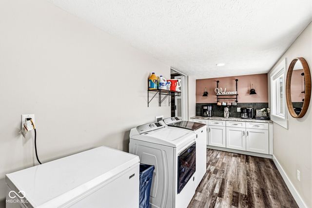 245 W Main Street, Mooresville, IN 46158