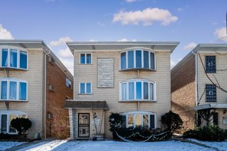 8611 W SUMMERDALE Avenue, Chicago, IL 60656