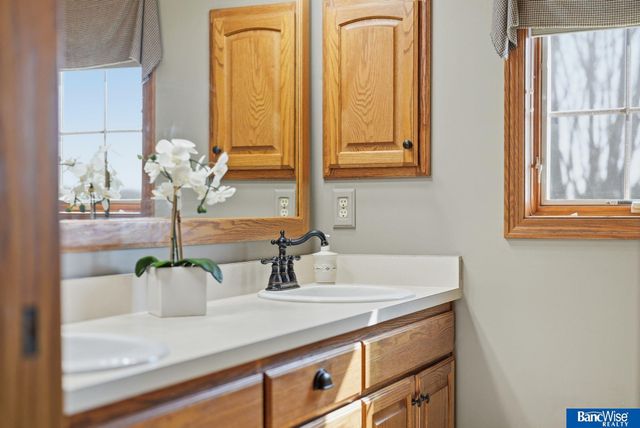 6830 SW 9 Street, Lincoln, NE 68523