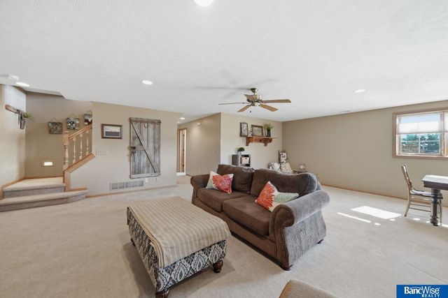 6830 SW 9 Street, Lincoln, NE 68523