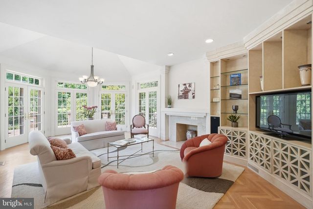 9200 REDWOOD AVE, Bethesda, MD 20817