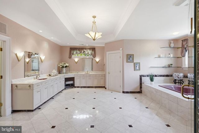 9200 REDWOOD AVE, Bethesda, MD 20817