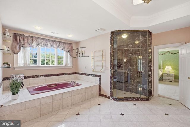 9200 REDWOOD AVE, Bethesda, MD 20817