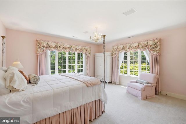 9200 REDWOOD AVE, Bethesda, MD 20817