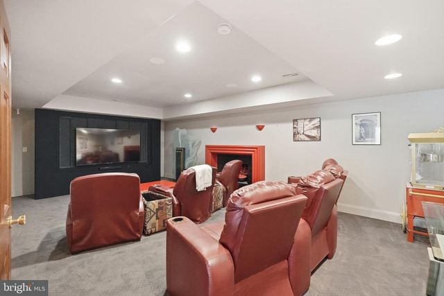 9200 REDWOOD AVE, Bethesda, MD 20817