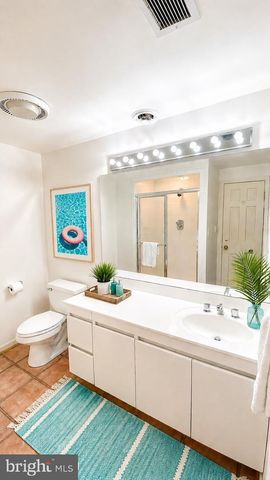 9200 REDWOOD AVE, Bethesda, MD 20817