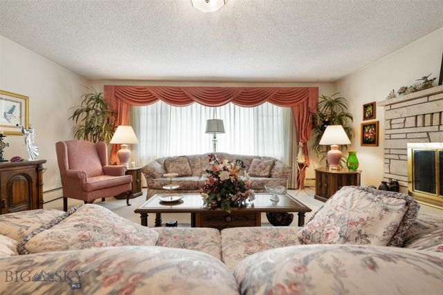 2818 Elizabeth Warren Avenue, Butte, MT 59701