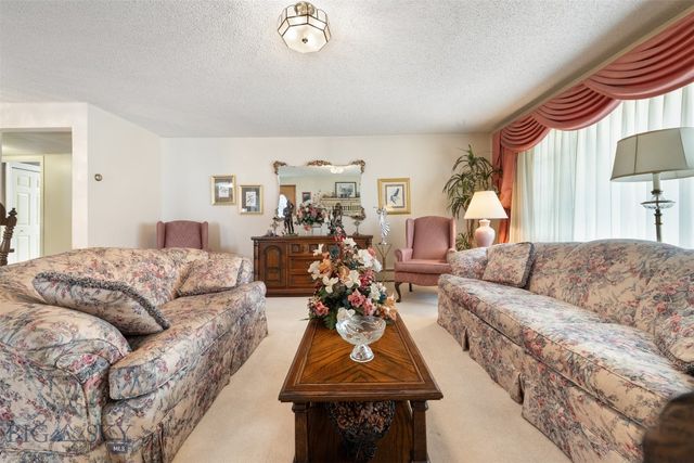 2818 Elizabeth Warren Avenue, Butte, MT 59701