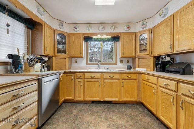 2818 Elizabeth Warren Avenue, Butte, MT 59701