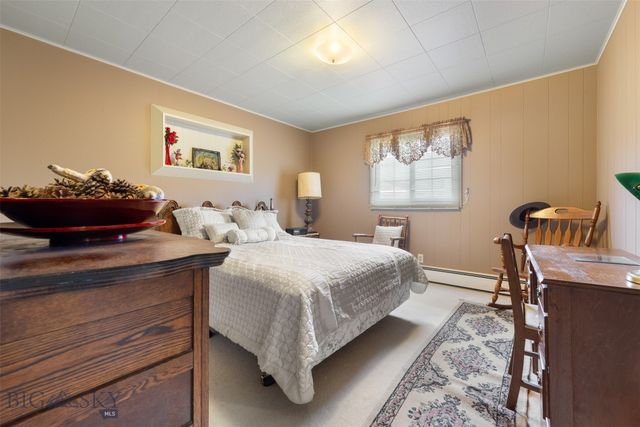 2818 Elizabeth Warren Avenue, Butte, MT 59701