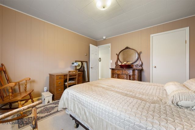 2818 Elizabeth Warren Avenue, Butte, MT 59701