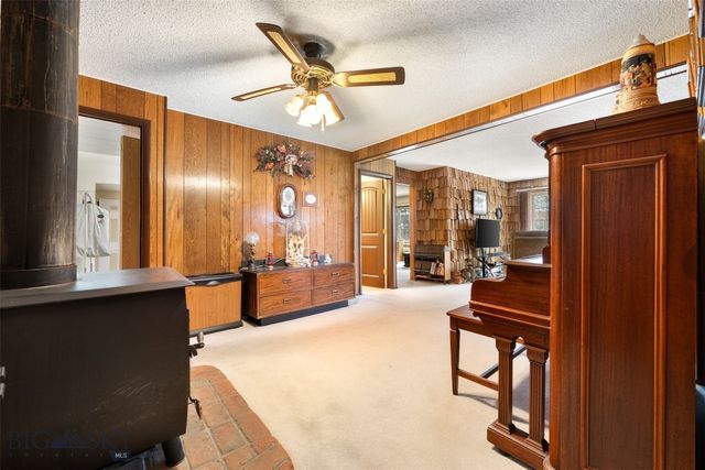 2818 Elizabeth Warren Avenue, Butte, MT 59701