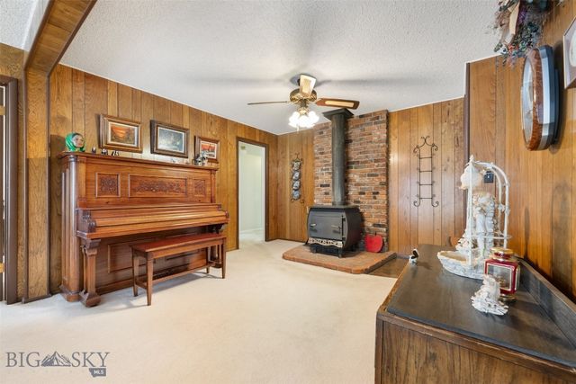2818 Elizabeth Warren Avenue, Butte, MT 59701