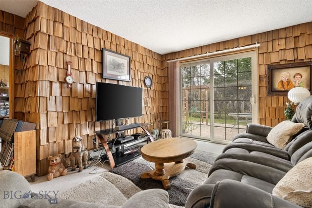 2818 Elizabeth Warren Avenue, Butte, MT 59701