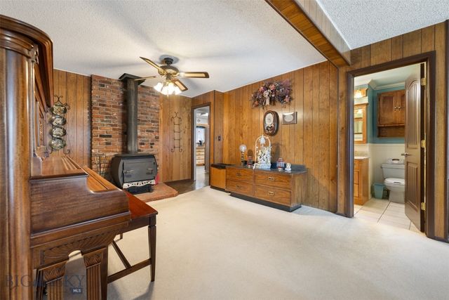 2818 Elizabeth Warren Avenue, Butte, MT 59701