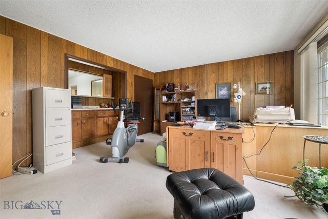 2818 Elizabeth Warren Avenue, Butte, MT 59701