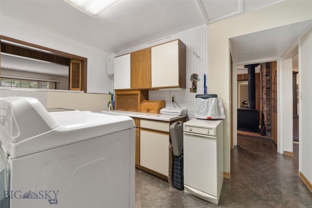 2818 Elizabeth Warren Avenue, Butte, MT 59701