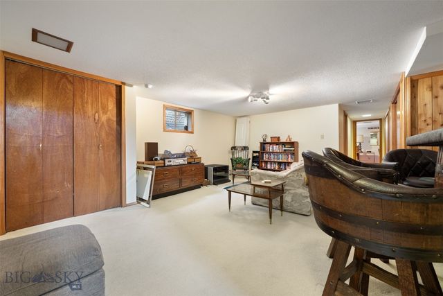 2818 Elizabeth Warren Avenue, Butte, MT 59701