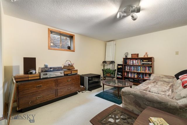 2818 Elizabeth Warren Avenue, Butte, MT 59701