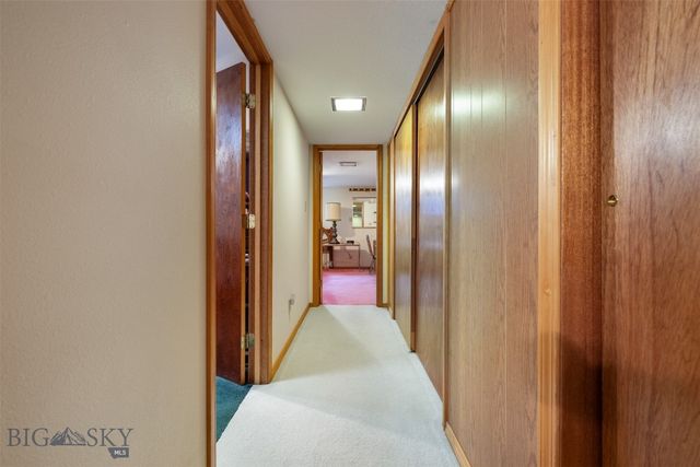 2818 Elizabeth Warren Avenue, Butte, MT 59701