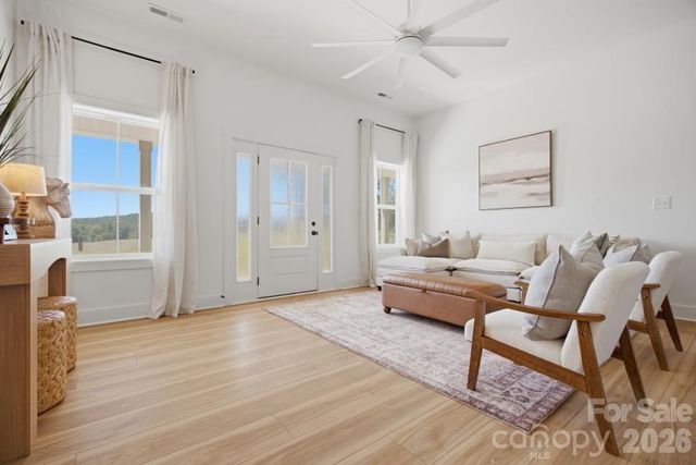 810 Mountain Crest Drive, Kings Mountain, NC 28086