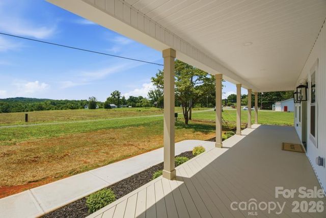 810 Mountain Crest Drive, Kings Mountain, NC 28086