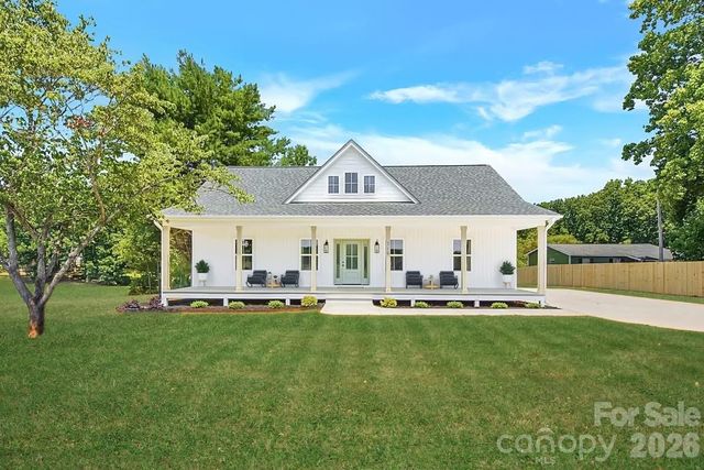 810 Mountain Crest Drive, Kings Mountain, NC 28086