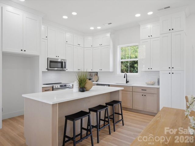 810 Mountain Crest Drive, Kings Mountain, NC 28086