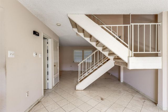 2200 Triway Lane 87, Houston, TX 77043