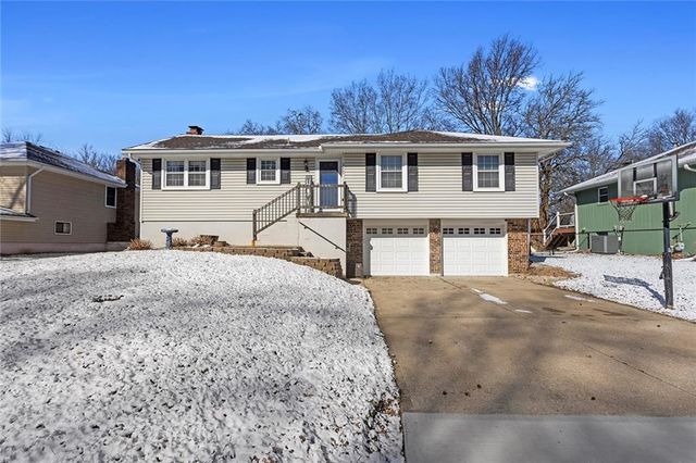 3005 SE 4th Street, Blue Springs, MO 64014