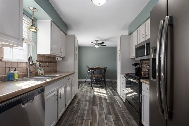 3005 SE 4th Street, Blue Springs, MO 64014