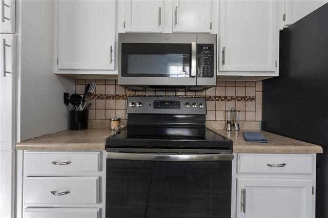 3005 SE 4th Street, Blue Springs, MO 64014