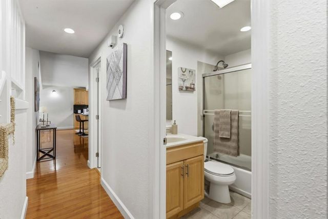 1056 Oaktree Drive, San Jose, CA 95129