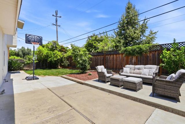 1056 Oaktree Drive, San Jose, CA 95129