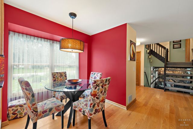 400 Old Hunt Road, Fox River Grove, IL 60021