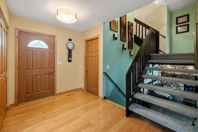 400 Old Hunt Road, Fox River Grove, IL 60021