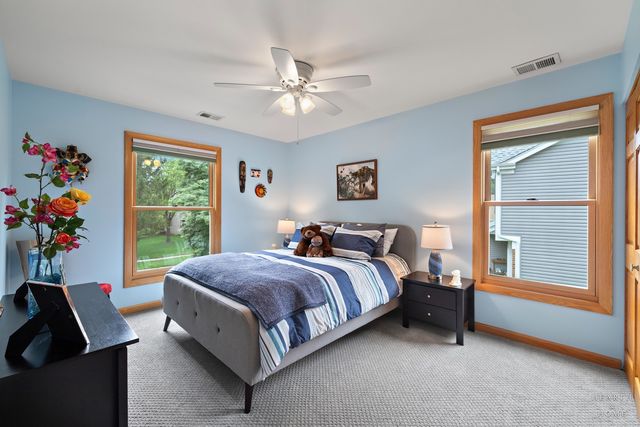 400 Old Hunt Road, Fox River Grove, IL 60021
