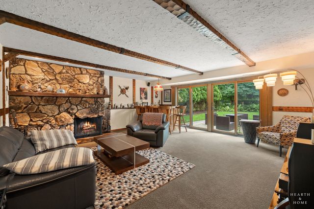 400 Old Hunt Road, Fox River Grove, IL 60021