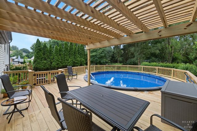 400 Old Hunt Road, Fox River Grove, IL 60021