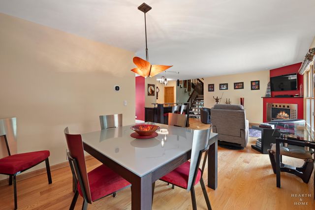 400 Old Hunt Road, Fox River Grove, IL 60021