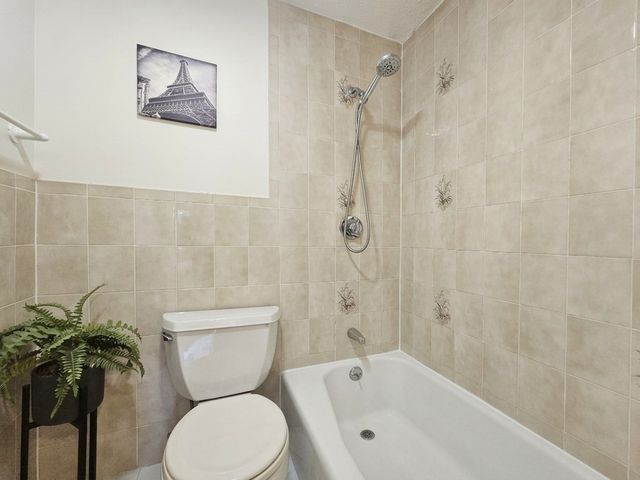 10 Roberts St 22, Somerville, MA 02145