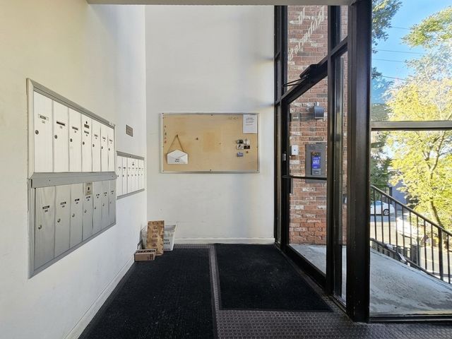 10 Roberts St 22, Somerville, MA 02145